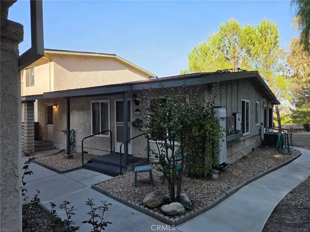 19824 Spanish Oak Drive, Newhall, CA — listing photo 1