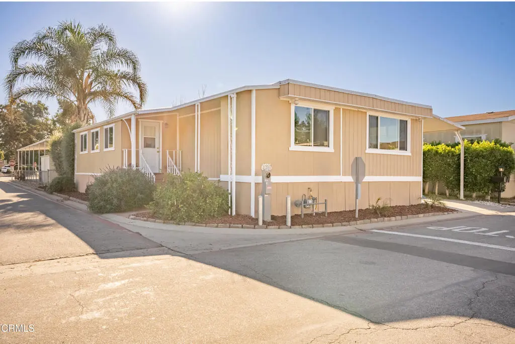 120 Calle De La Rosa 120, Camarillo, CA — listing photo 1