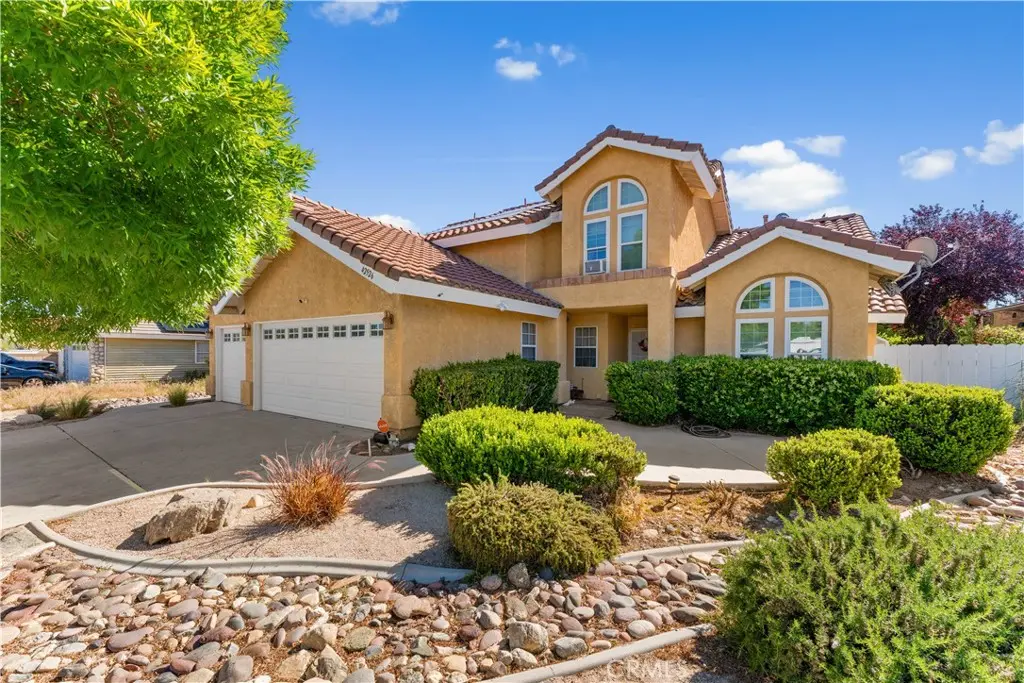 42526 61st W, Lancaster, CA — listing photo 1