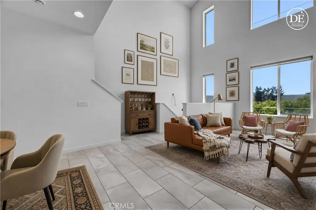 Townhouse for rent at 83 Waldorf, Irvine, CA featuring 1 bed and 2 baths