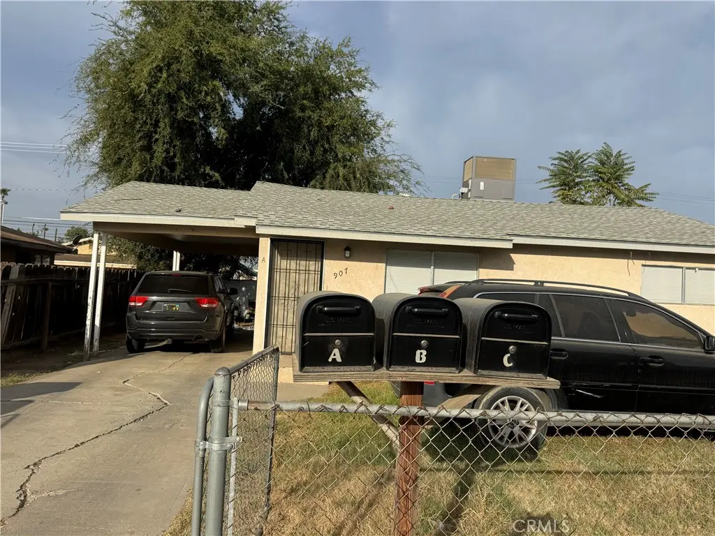 907 Kensington, Delano, CA — listing photo 1