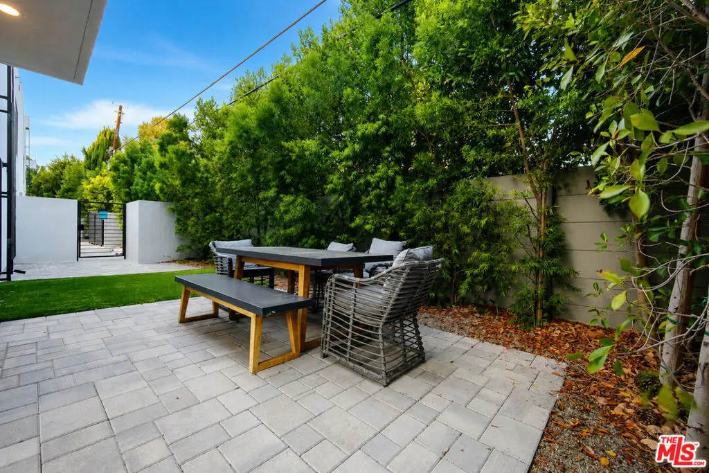 11614 Colfax Meadow Lane, Studio City, CA — listing photo 1