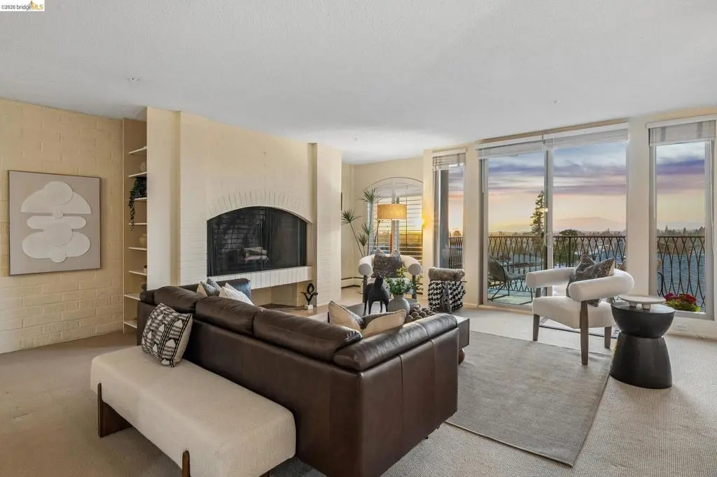Condominium for sale at 5405 Carlton St 202, Oakland, CA featuring 2 beds and 2 baths