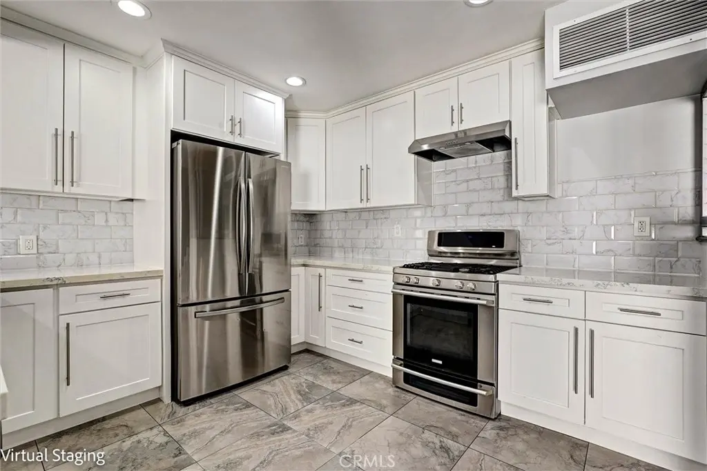 7924 Woodman Avenue 22, Panorama City, CA — listing photo 1