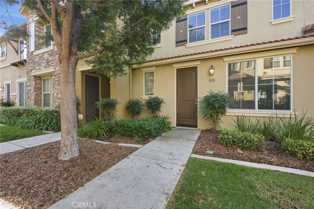 Townhouse for sale at 30505 Canyon Hills 2504, Lake Elsinore, CA featuring 2 beds and 3 baths