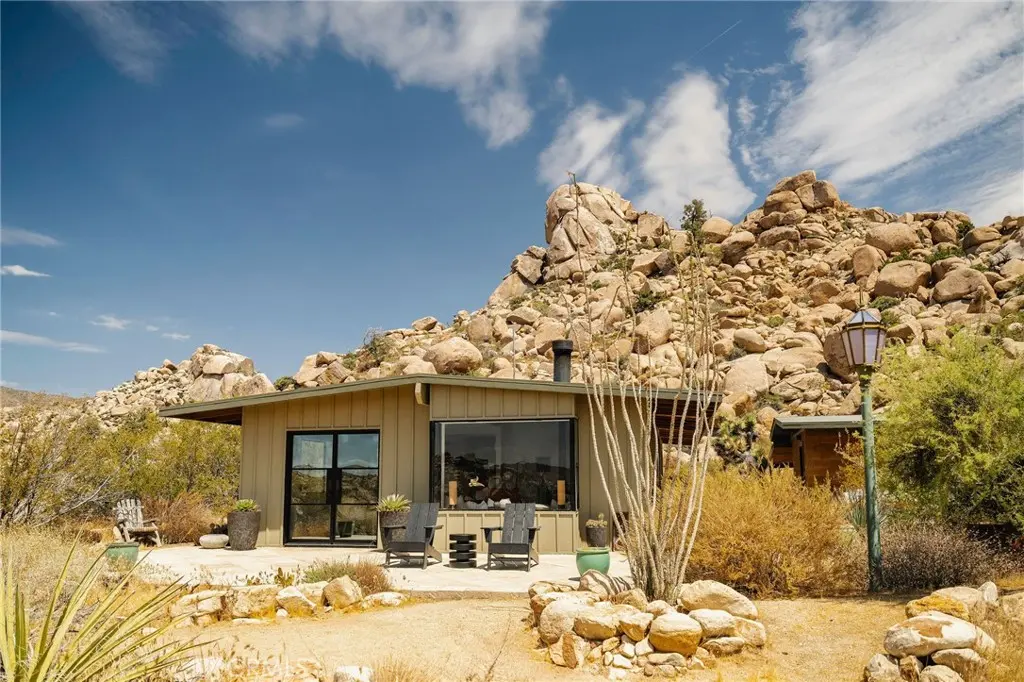51222 Gamma Gulch Road, Pioneertown, CA — listing photo 1