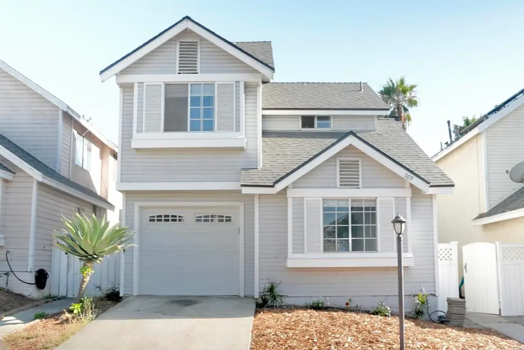 Single Family Residence for rent at 309 61st Street, San Diego, CA featuring 3 beds and 2 baths