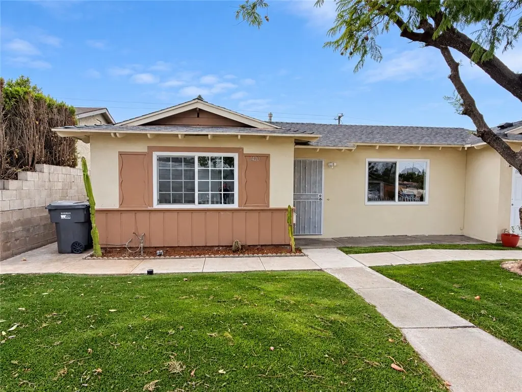Single Family Residence for rent at 1420 Avenida Del Vista, Corona, CA featuring 4 beds and 3 baths