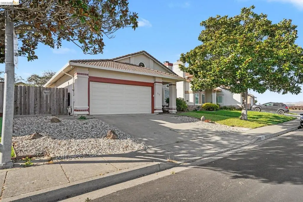 512 Catalina Cir, Vallejo, CA — listing photo 1