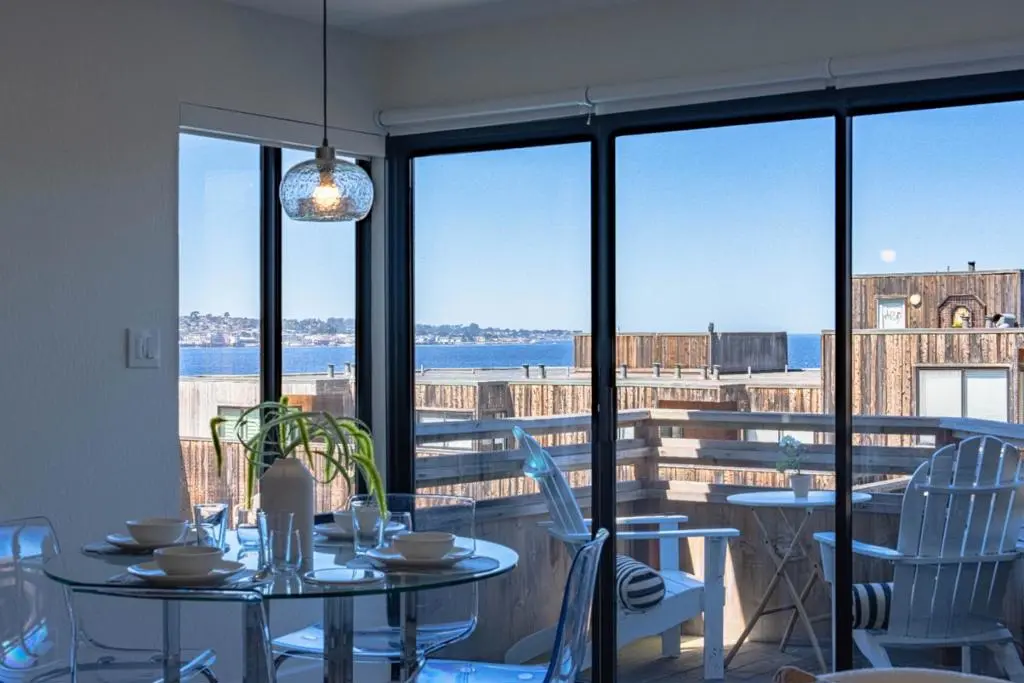 125 Surf Way 438, Monterey, CA — listing photo 1