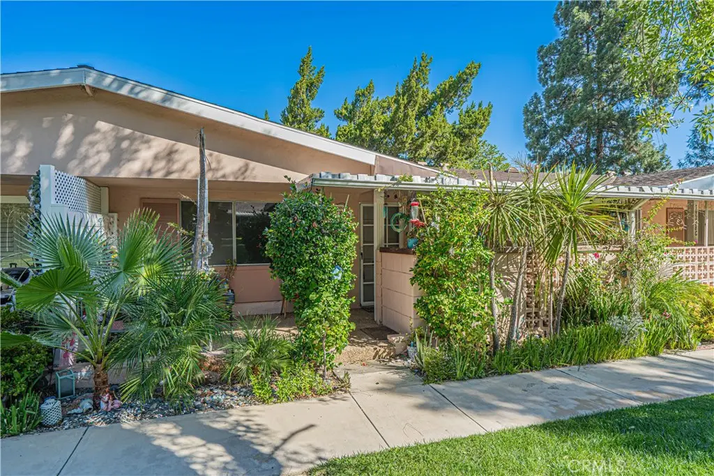19228 B Avenue Of The Oaks, Newhall, CA — listing photo 1
