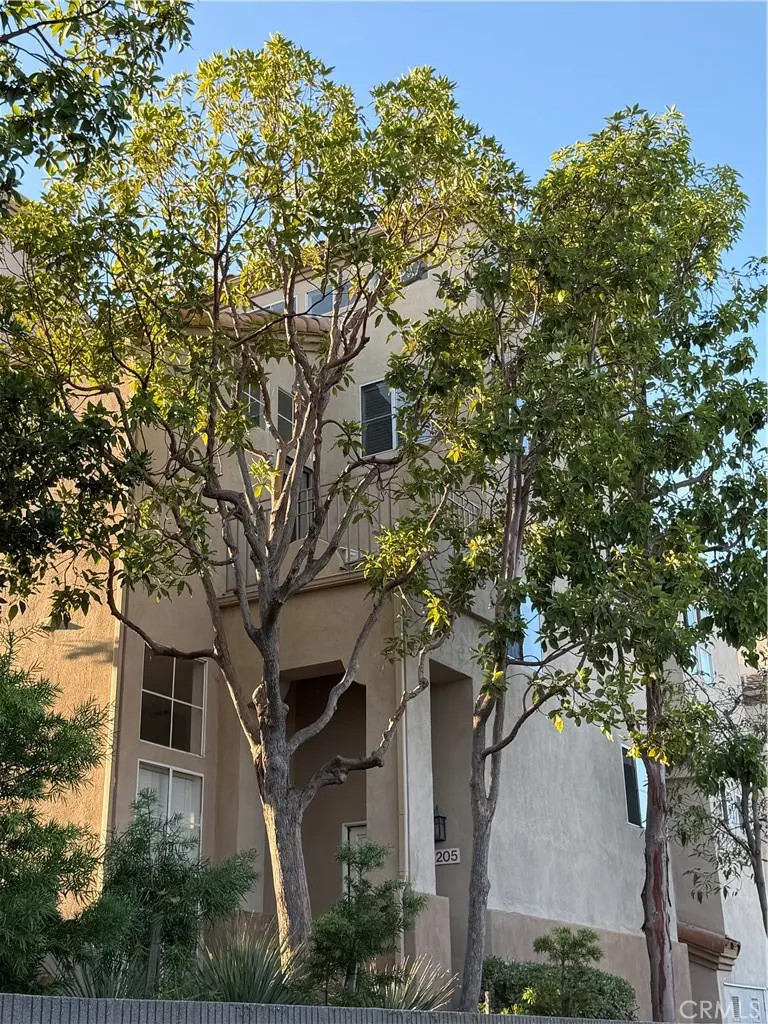 8310 Atlanta 205, Huntington Beach, CA — listing photo 1