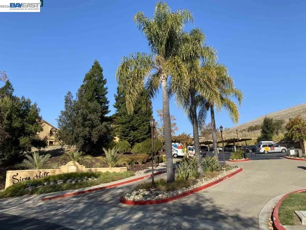 Condominium for sale at 725 Watson Canyon Ct 115, San Ramon, CA featuring 1 bed and 1 bath
