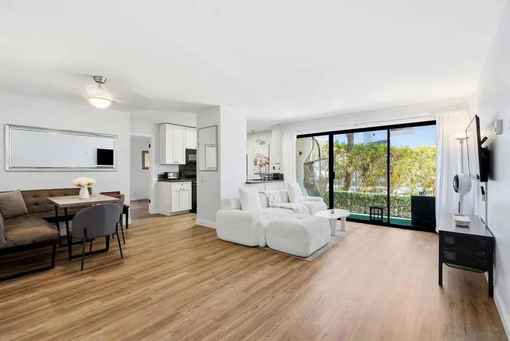 8324 Regents Road 1M, San Diego, CA — listing photo 1