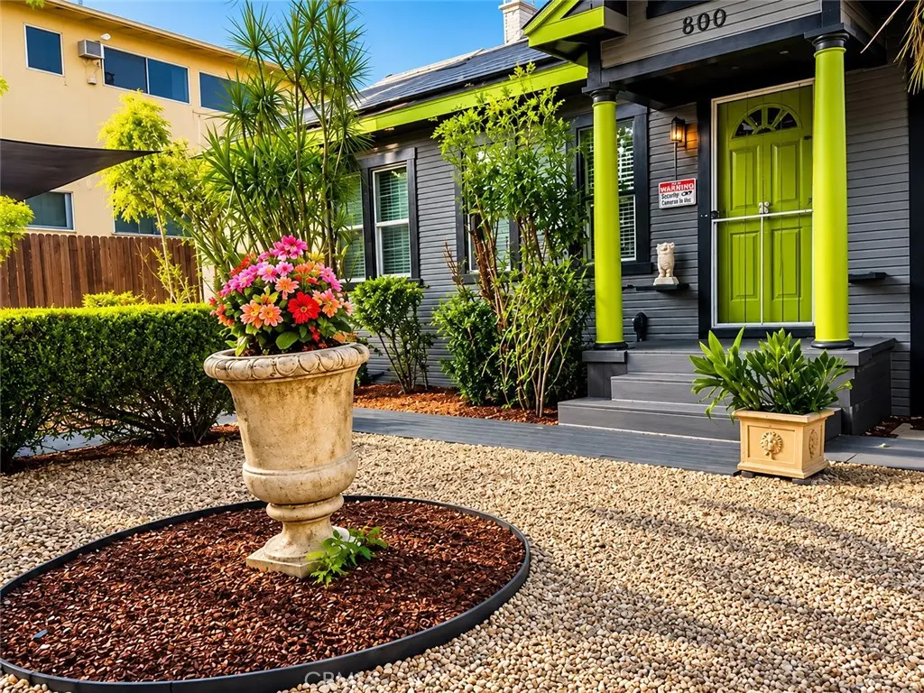 Duplex for sale at 800 N Hobart, Los Angeles, CA featuring 4 beds and 3 baths