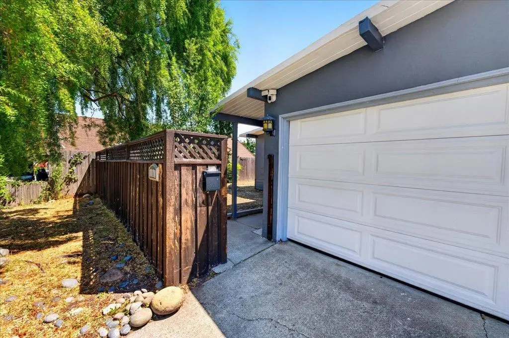 Single Family Residence for sale at 1111 Marionola Way, Pinole, CA featuring 3 beds and 2 baths