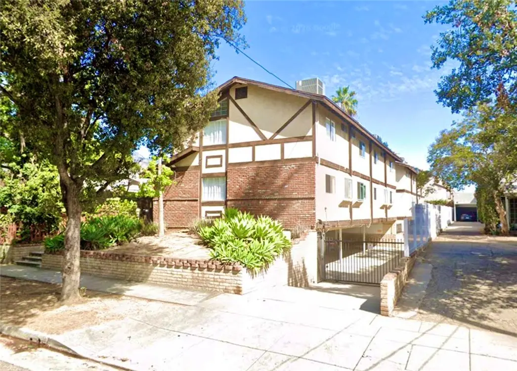 Townhouse for sale at 408 N Catalina 6, Pasadena, CA featuring 2 beds and 2 baths