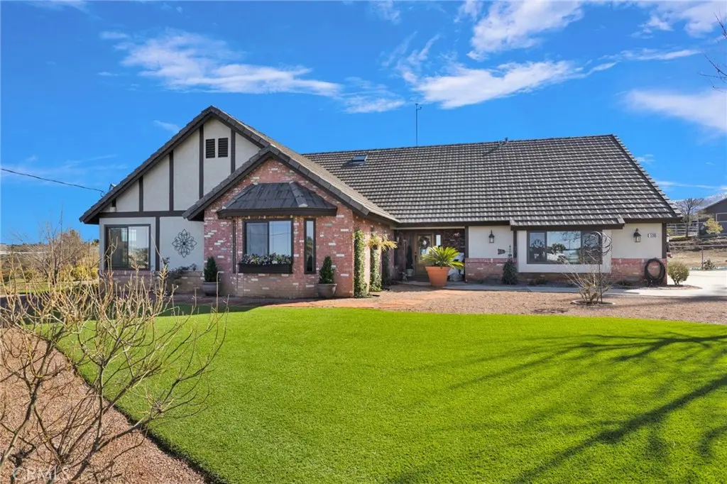 5205 Snow Line, Phelan, CA — listing photo 1