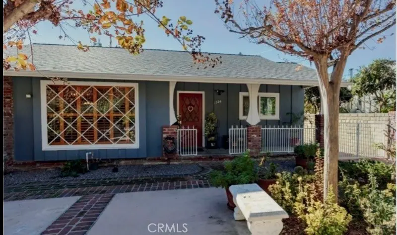 1724 Sombra Drive, Glendale, CA — listing photo 1