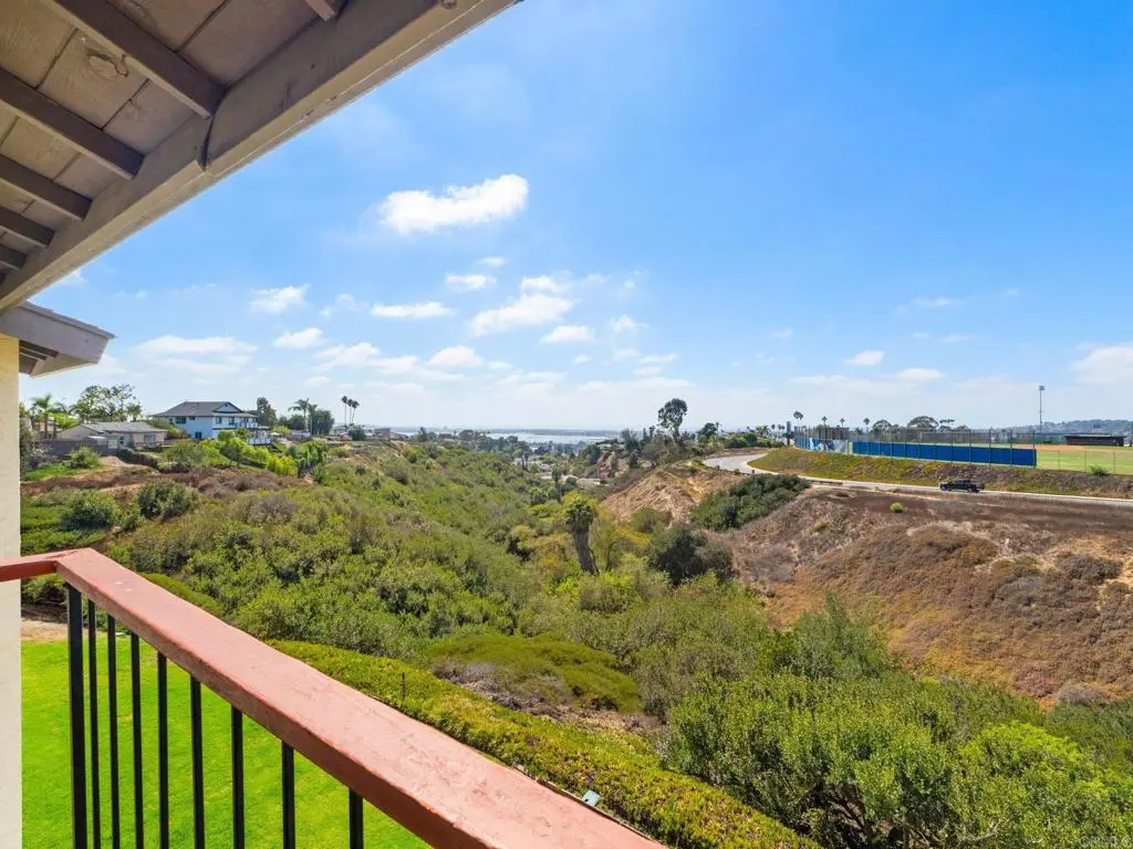 3658 Clairemont Drive 3C, San Diego, CA — listing photo 1