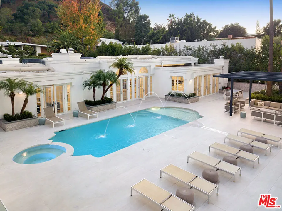 Single Family Residence for rent at 505 EVELYN Place, Beverly Hills, CA featuring 5 beds and 6 baths