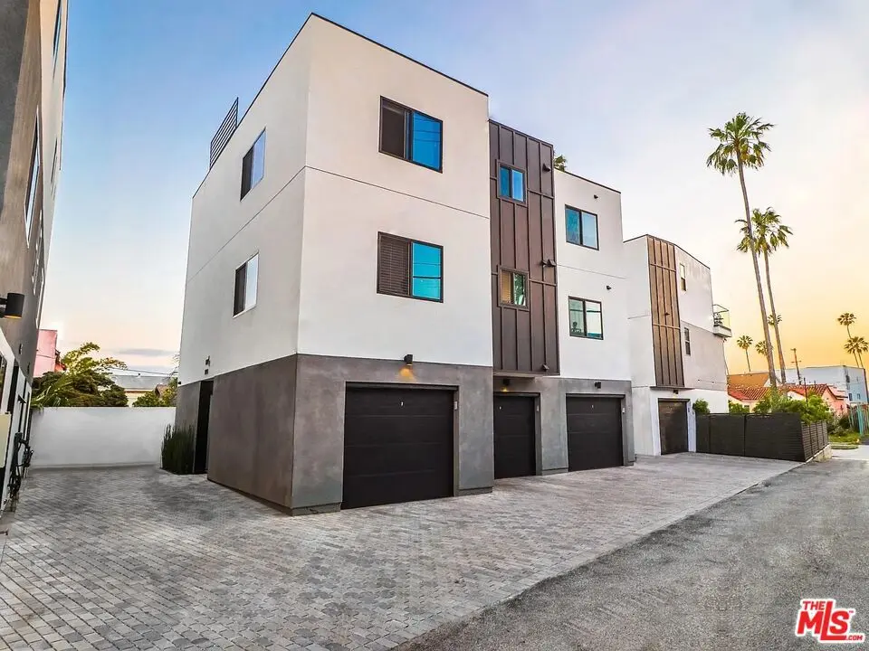 Condominium for rent at 1414 1/2 S Orange Drive, Los Angeles, CA featuring 3 beds and 2 baths