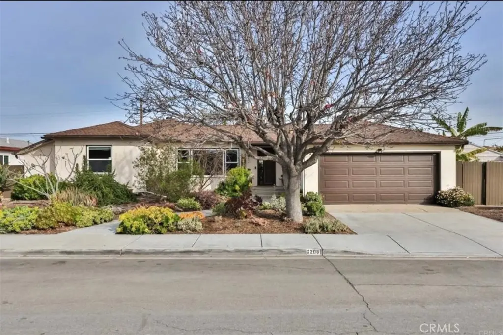 Single Family Residence for rent at 6206 Pontiac, San Diego, CA featuring 3 beds and 2 baths