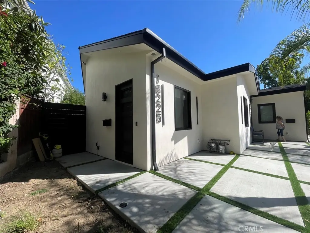 18223 Sugarman, Tarzana, CA — listing photo 1