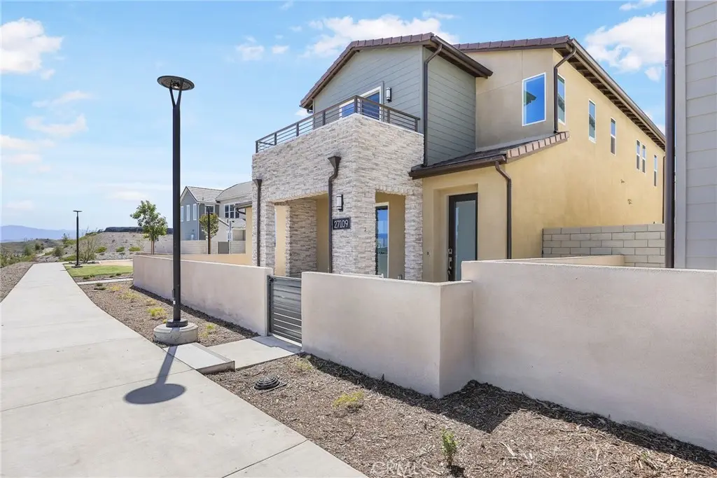 27109 Tamarack Lane, Valencia, CA — listing photo 1