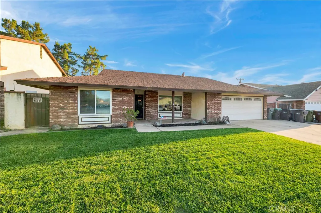 Single Family Residence for sale at 41777 Lomas, Hemet, CA featuring 4 beds and 2 baths