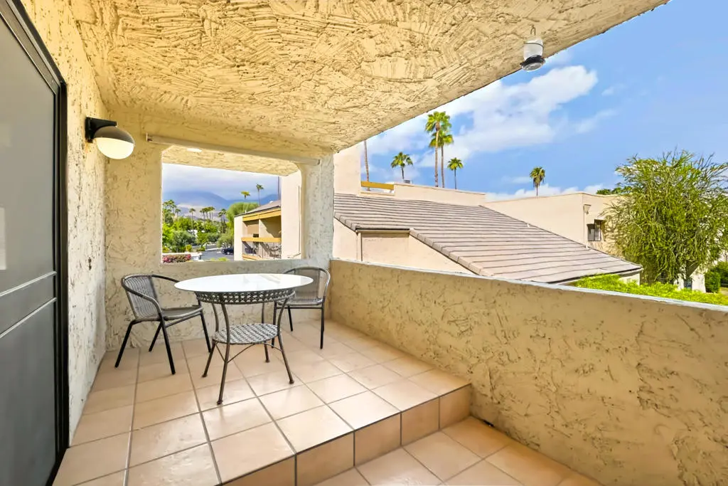 5300 E Waverly Drive M4203, Palm Springs, CA — listing photo 1