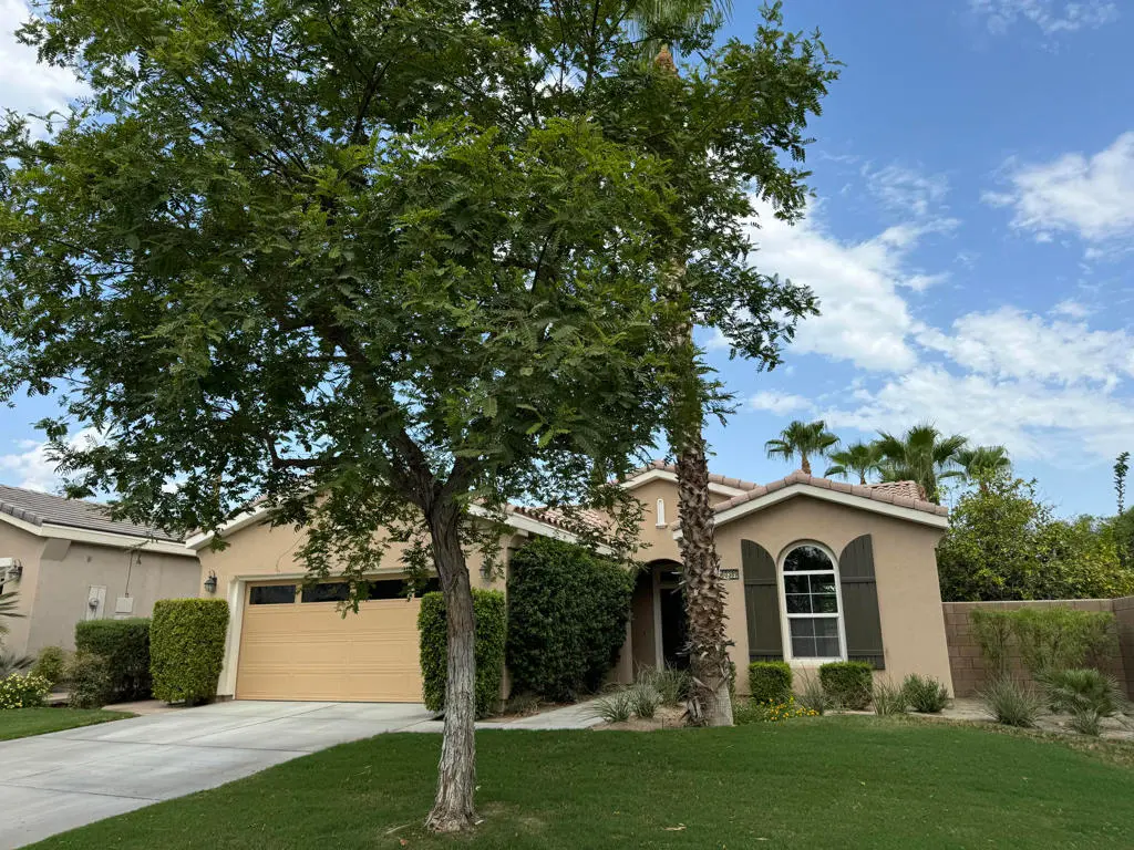 Residential Lease for rent at 60389 Honeysuckle Street, La Quinta, Riverside County, CA featuring 2 beds and 2 baths