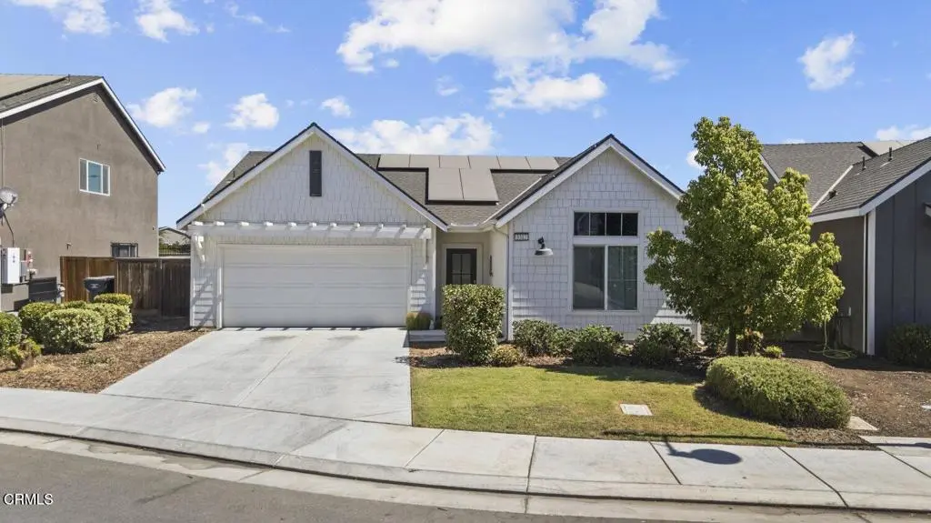 3312 Rustic Woods Lane, Bakersfield, CA — listing photo 1