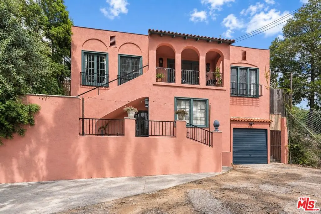 2118 Woodland Way, Los Angeles, CA — listing photo 1