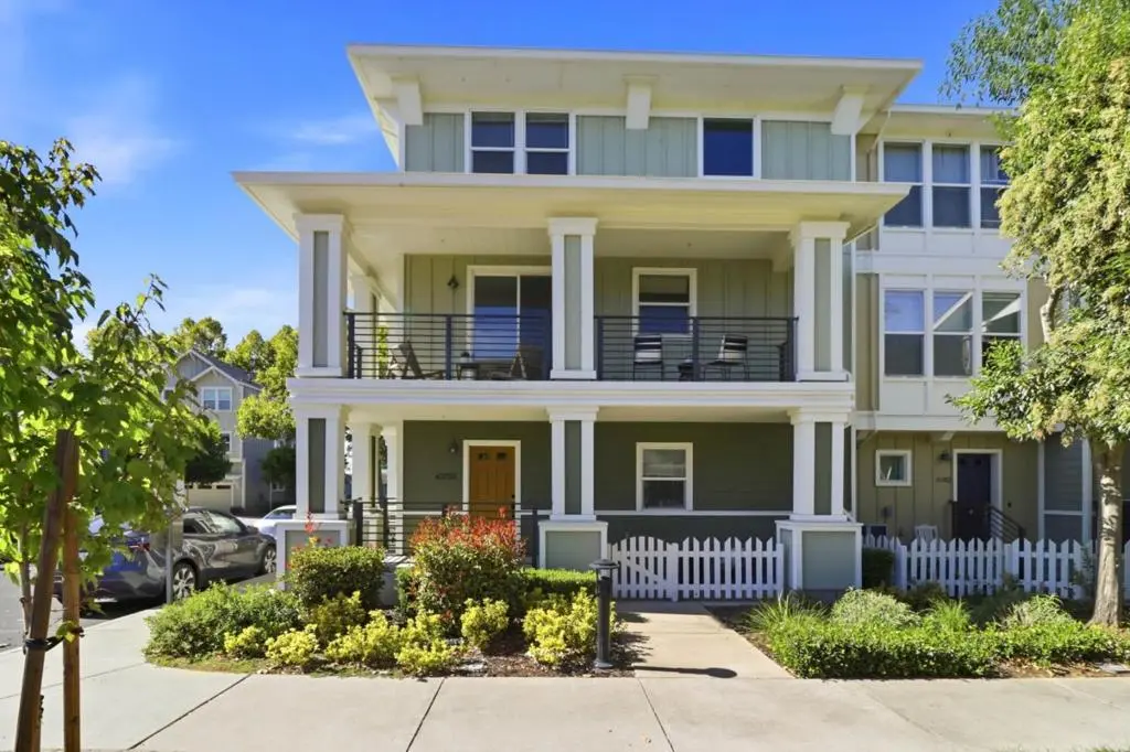 Condominium for sale at 40750 Greystone Terrace, Fremont, CA featuring 2 beds and 3 baths