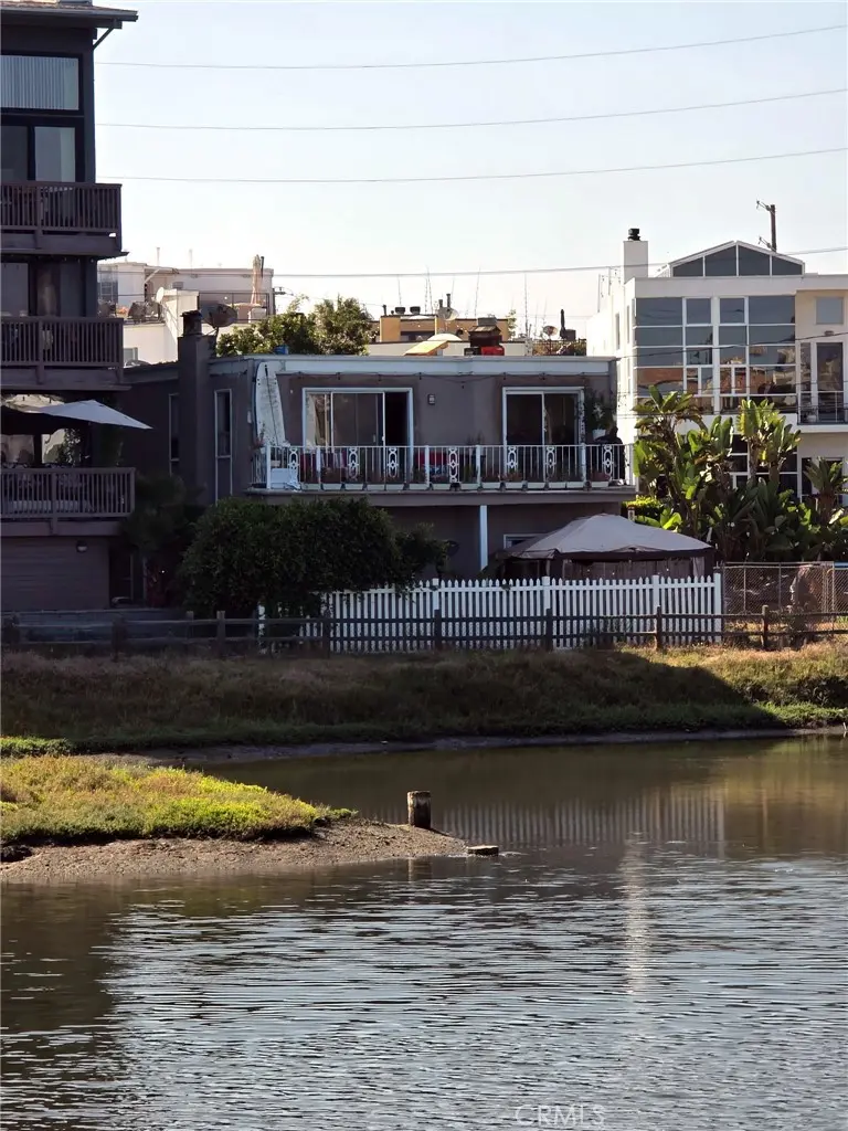 120 Hurricane 3A, Marina Del Rey, CA — listing photo 1