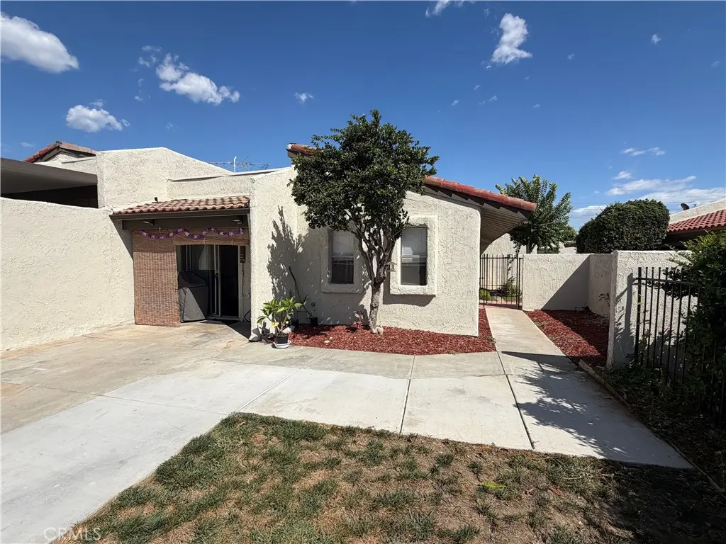1374 Bouquet D, Upland, CA — listing photo 1