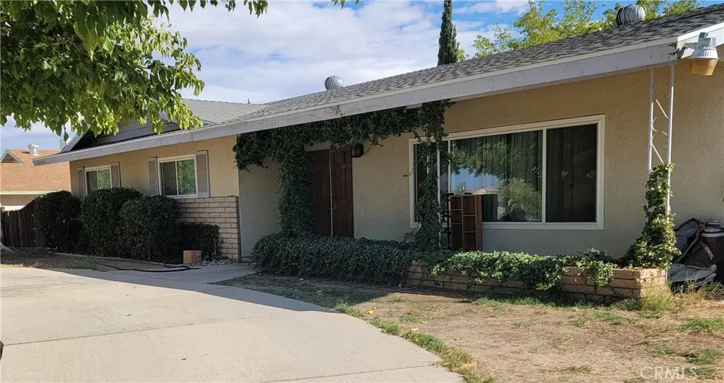 15645 Avion Lane, Victorville, CA — listing photo 1