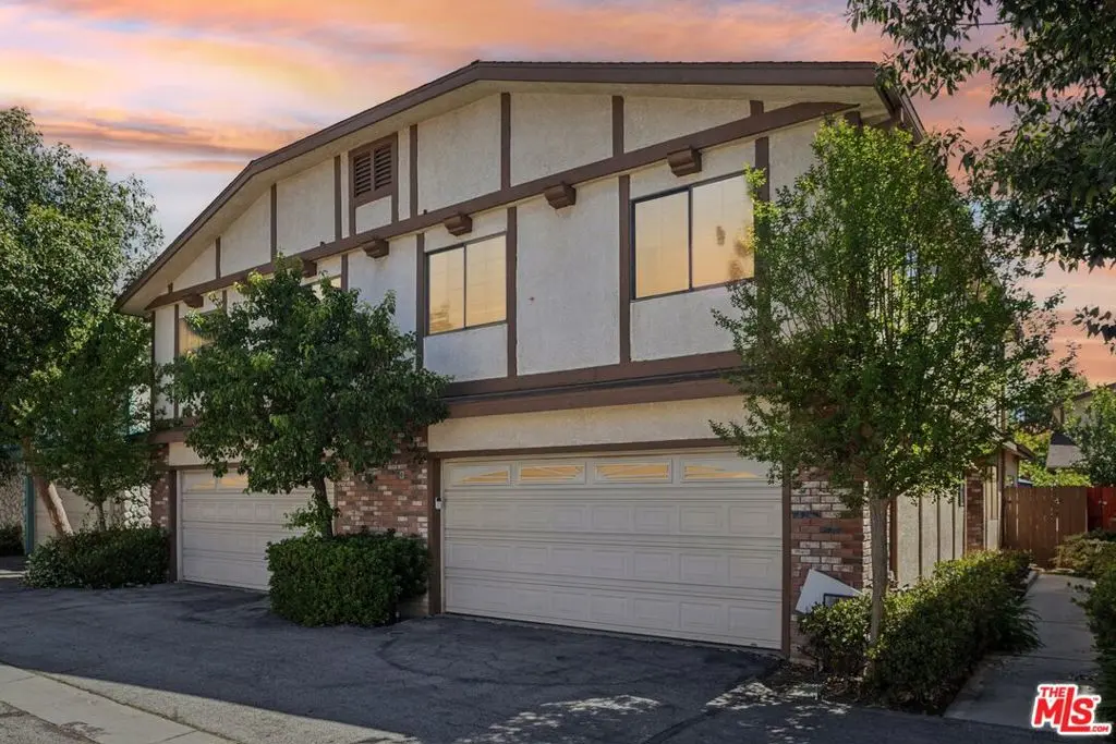 18424 Keswick Street 12, Reseda, CA — listing photo 1