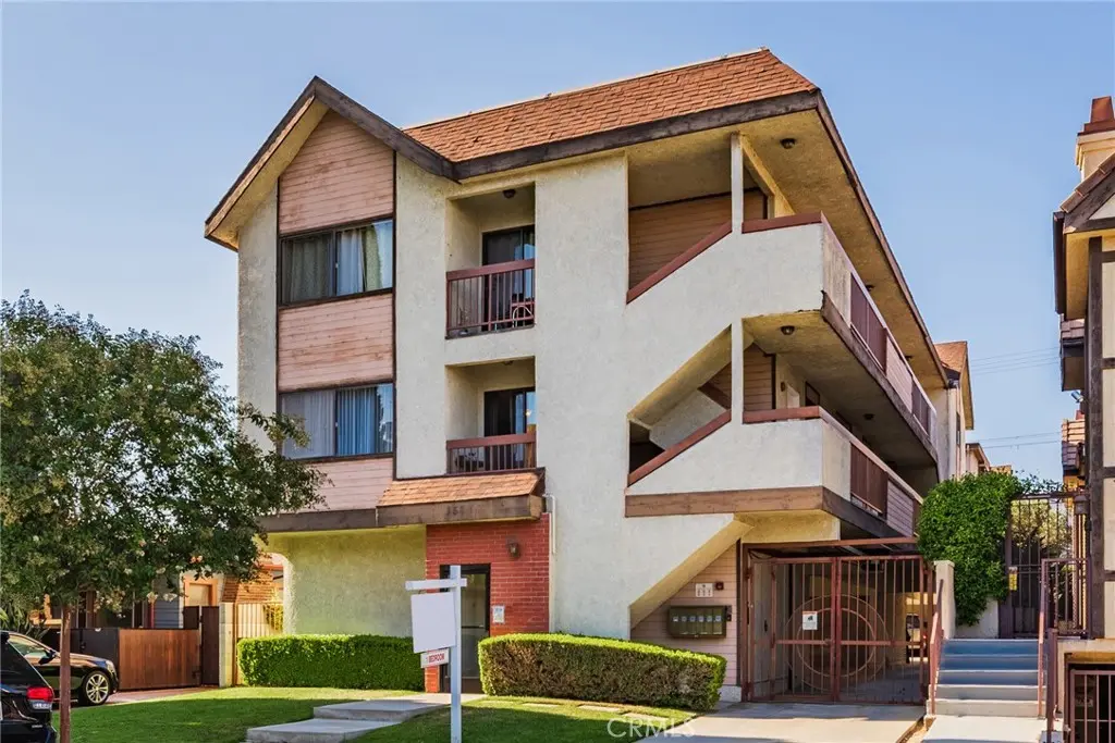 367 Salem Street 102, Glendale, CA — listing photo 1