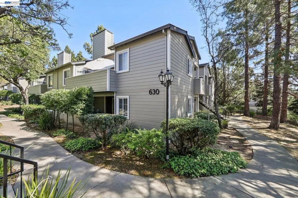 Condominium for sale at 630 Canyon Oaks Drive D, Oakland, CA featuring 2 beds and 2 baths