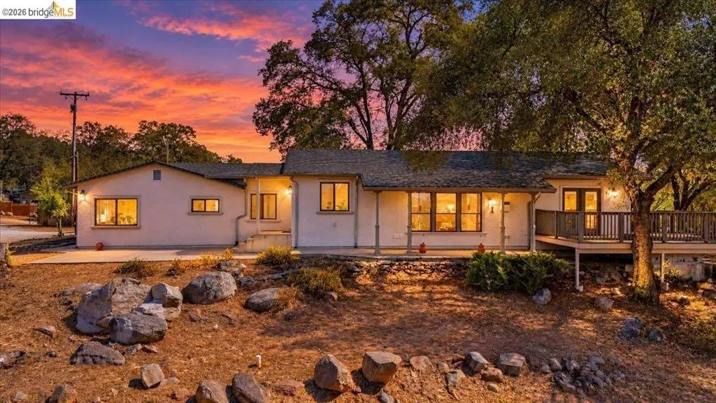 Single Family Residence for sale at 14405 Edgemont Acres RD, Sonora, CA featuring 3 beds and 3 baths