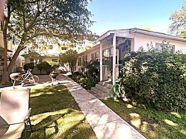 2535 1/2 Cross, La Crescenta, CA — listing photo 1