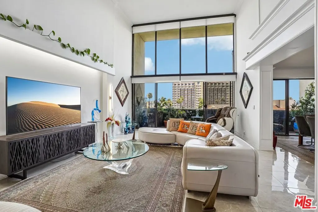 Condominium for sale at 325 N Oakhurst Drive PH2, Beverly Hills, CA featuring 4 beds and 5 baths