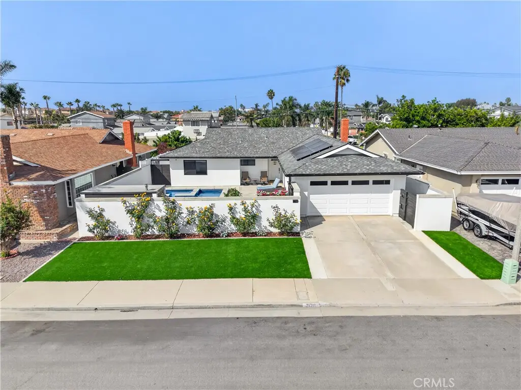 21311 Antiqua Lane, Huntington Beach, CA — listing photo 1