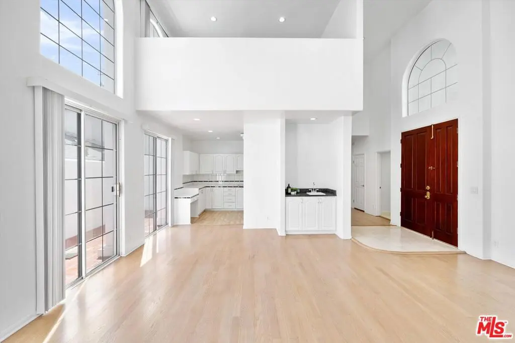 1338 Yale Street D, Santa Monica, CA — listing photo 1