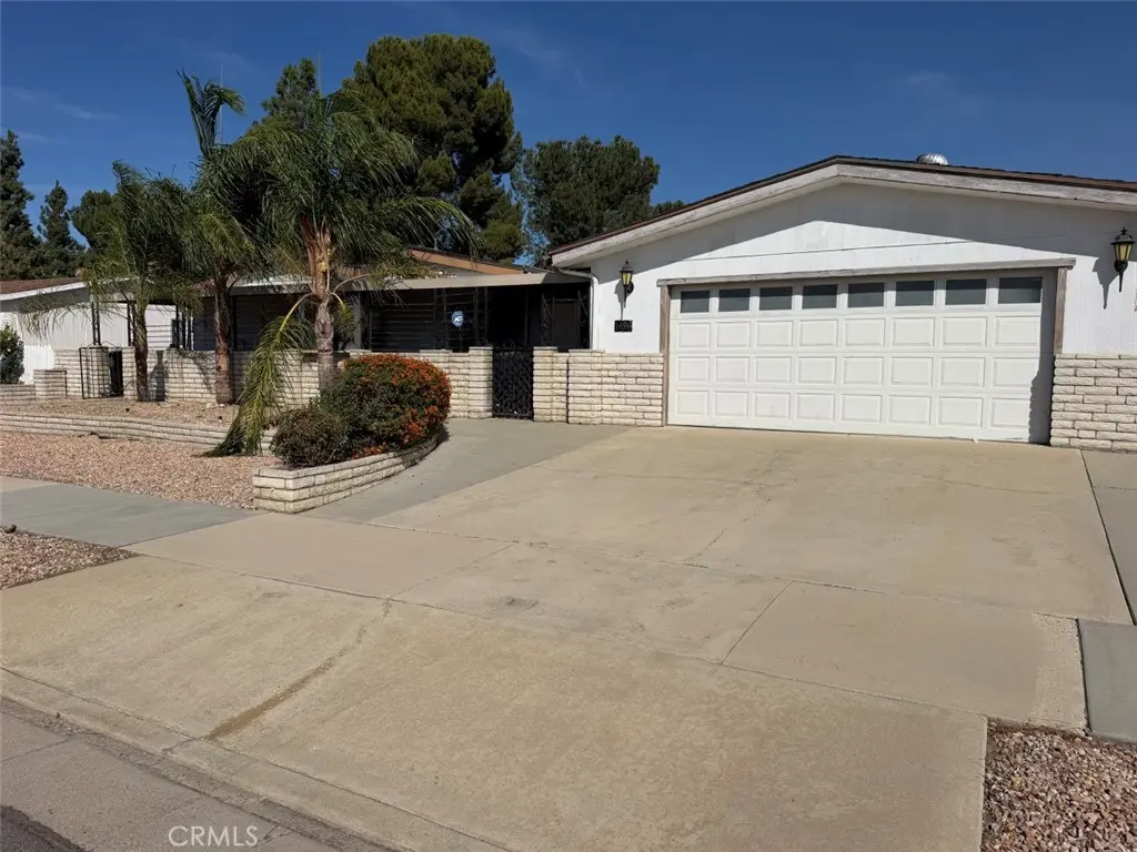 1496 Brentwood Way, Hemet, CA — listing photo 1