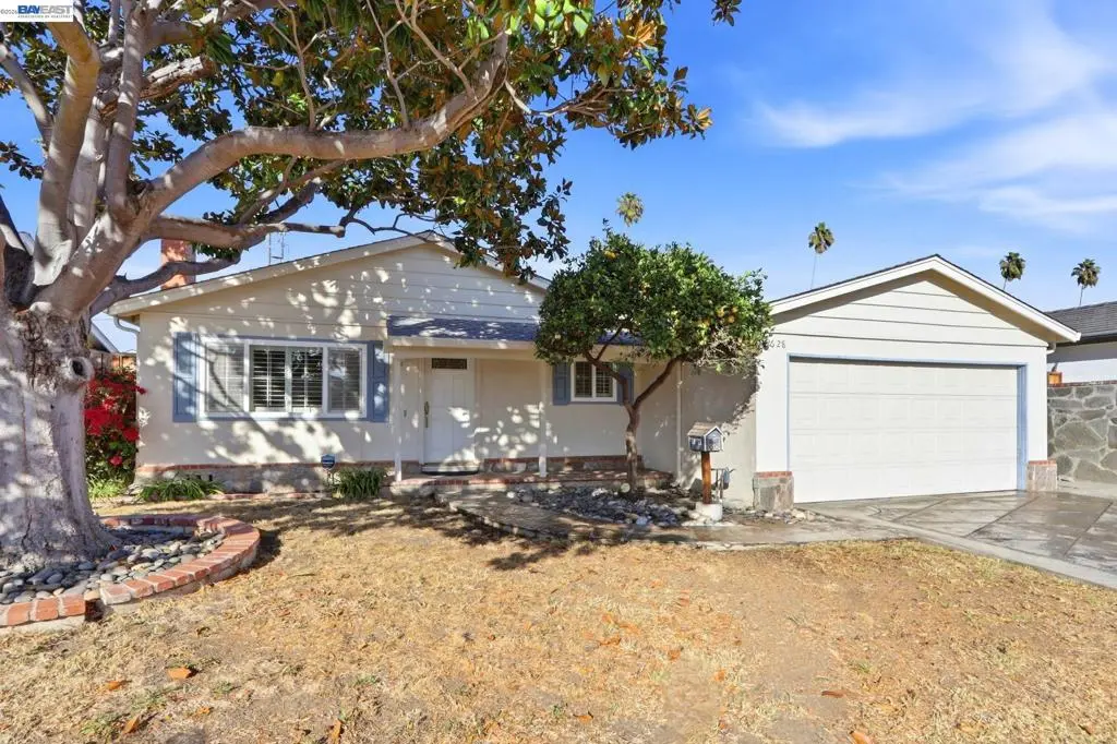 Single Family Residence for sale at 39628 Banyan Tree Rd, Fremont, CA featuring 3 beds and 1 bath
