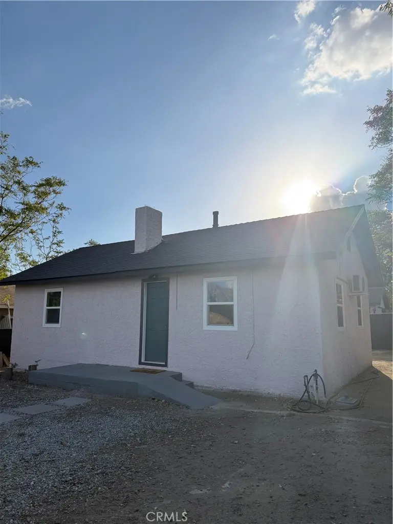 Single Family Residence for rent at 685 N Allen, Banning, CA featuring 2 beds and 1 bath