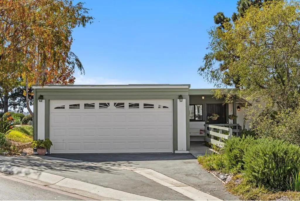 Single Family Residence for sale at 3621 Vista Campana S 105, Oceanside, CA featuring 2 beds and 2 baths